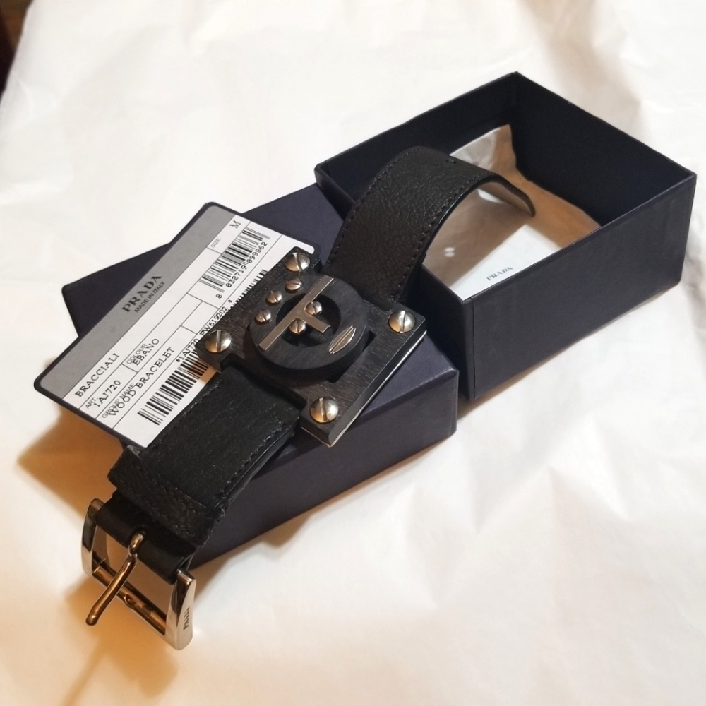 𝅺PRADA Ebony Leather and Wood Belt motif Bracelet - Picture 2 of 7